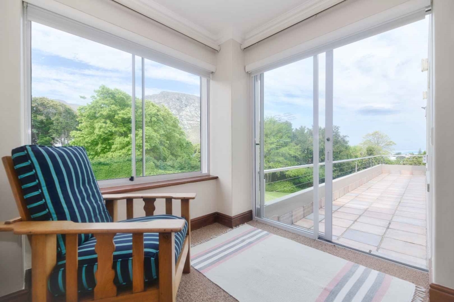 5 Bedroom Property for Sale in Fernkloof Estate Western Cape